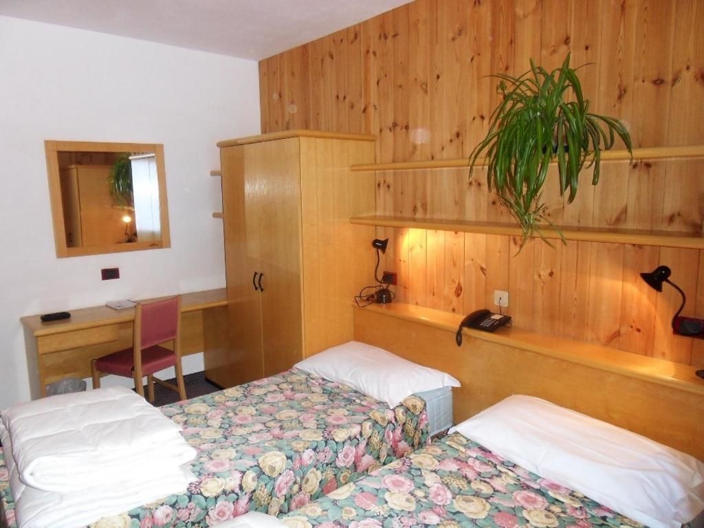 Hotel Santa Caterina Santa Caterina Valfurva Room photo
